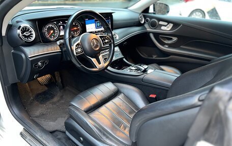 Mercedes-Benz E-Класс, 2019 год, 4 750 000 рублей, 8 фотография