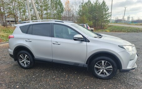 Toyota RAV4, 2018 год, 2 350 000 рублей, 3 фотография