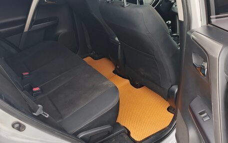 Toyota RAV4, 2018 год, 2 350 000 рублей, 6 фотография