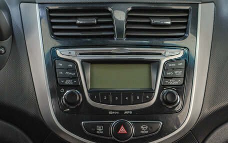 Hyundai Solaris II рестайлинг, 2013 год, 999 000 рублей, 13 фотография