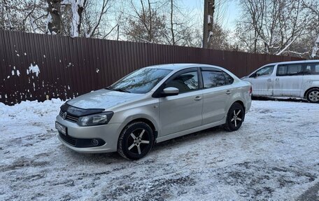 Volkswagen Polo VI (EU Market), 2011 год, 390 000 рублей, 3 фотография