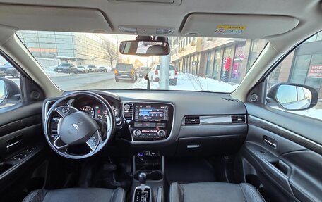 Mitsubishi Outlander III рестайлинг 3, 2015 год, 1 950 000 рублей, 13 фотография