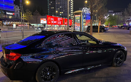 BMW 3 серия, 2018 год, 2 400 000 рублей, 28 фотография