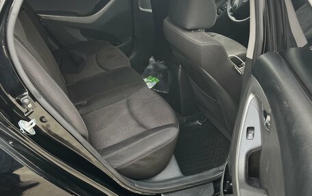 Hyundai Elantra V, 2013 год, 650 000 рублей, 1 фотография