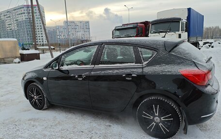 Opel Astra J, 2013 год, 710 000 рублей, 1 фотография