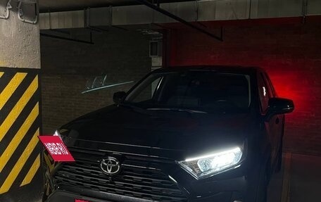 Toyota RAV4, 2022 год, 3 850 000 рублей, 1 фотография