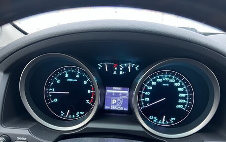 Toyota Land Cruiser 200, 2010 год, 2 410 000 рублей, 4 фотография