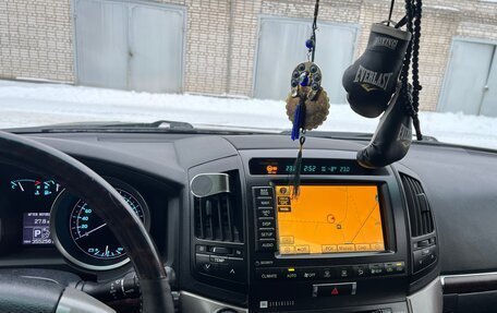 Toyota Land Cruiser 200, 2010 год, 2 410 000 рублей, 5 фотография