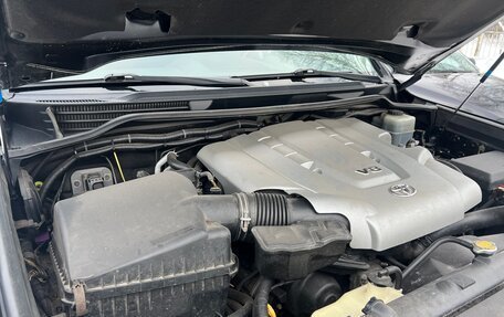 Toyota Land Cruiser 200, 2010 год, 2 410 000 рублей, 10 фотография