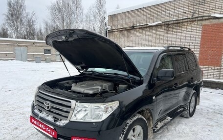 Toyota Land Cruiser 200, 2010 год, 2 410 000 рублей, 8 фотография