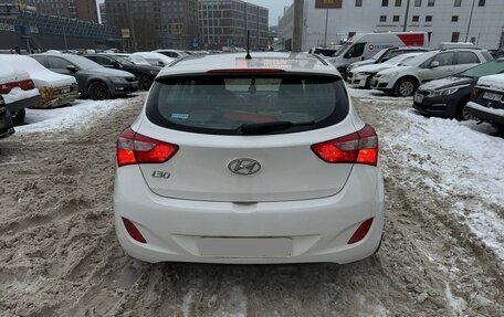 Hyundai i30 II рестайлинг, 2013 год, 900 000 рублей, 8 фотография