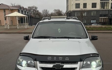Chevrolet Niva I рестайлинг, 2010 год, 472 000 рублей, 7 фотография