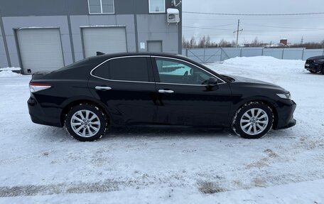 Toyota Camry, 2019 год, 2 970 000 рублей, 6 фотография