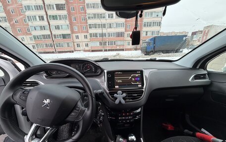 Peugeot 2008 II, 2014 год, 750 000 рублей, 15 фотография