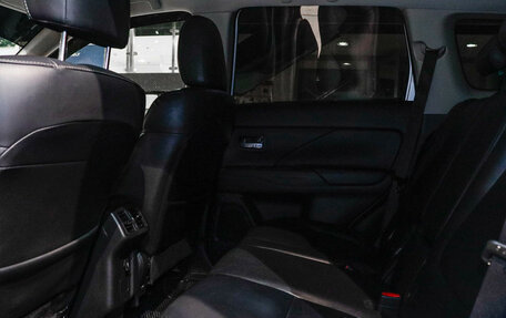 Mitsubishi Outlander III рестайлинг 3, 2019 год, 2 150 000 рублей, 8 фотография