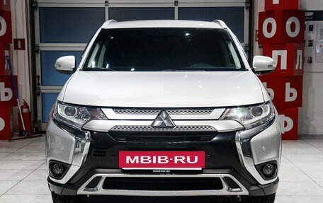 Mitsubishi Outlander III рестайлинг 3, 2019 год, 2 150 000 рублей, 2 фотография