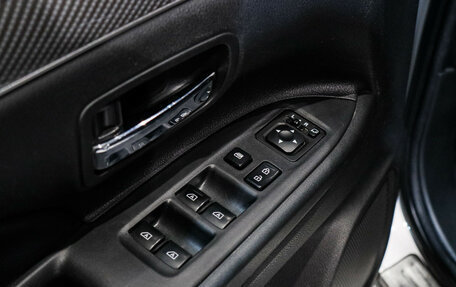 Mitsubishi Outlander III рестайлинг 3, 2019 год, 2 150 000 рублей, 17 фотография