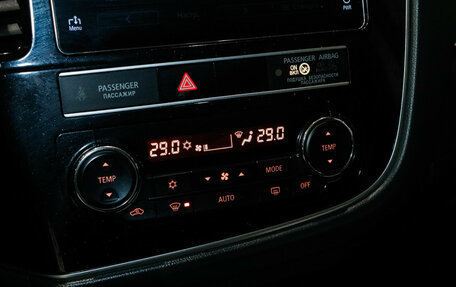 Mitsubishi Outlander III рестайлинг 3, 2019 год, 2 150 000 рублей, 12 фотография