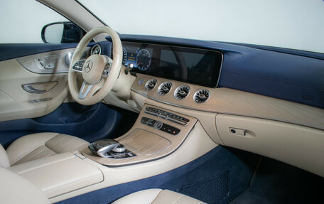 Mercedes-Benz E-Класс, 2019 год, 3 940 000 рублей, 9 фотография