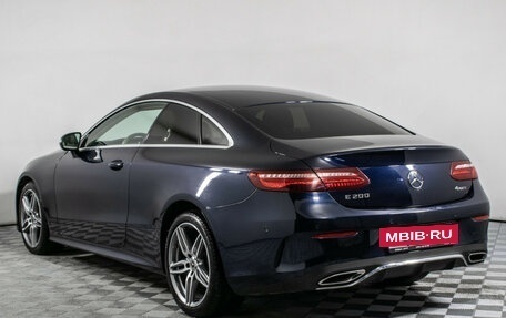 Mercedes-Benz E-Класс, 2019 год, 3 940 000 рублей, 7 фотография