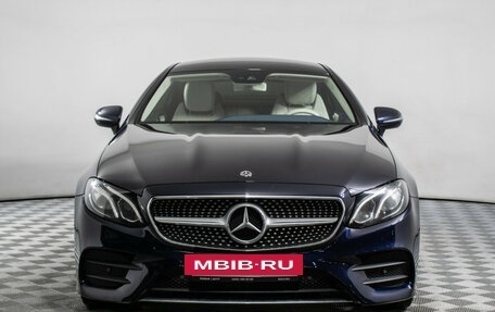 Mercedes-Benz E-Класс, 2019 год, 3 940 000 рублей, 2 фотография