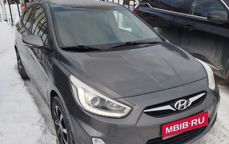 Hyundai Solaris II рестайлинг, 2013 год, 750 000 рублей, 1 фотография