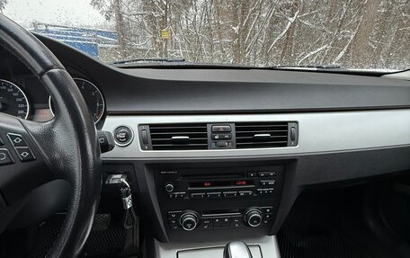 BMW 3 серия, 2010 год, 980 000 рублей, 16 фотография