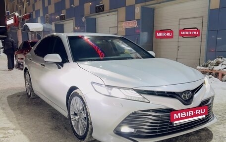 Toyota Camry, 2018 год, 2 750 000 рублей, 2 фотография