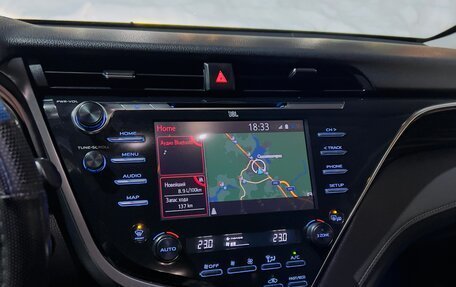 Toyota Camry, 2018 год, 2 750 000 рублей, 9 фотография