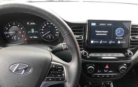 Hyundai Solaris II рестайлинг, 2021 год, 1 850 000 рублей, 8 фотография