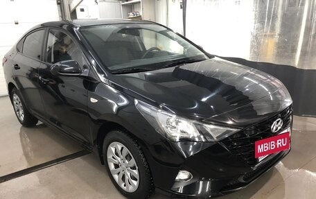 Hyundai Solaris II рестайлинг, 2021 год, 1 850 000 рублей, 5 фотография