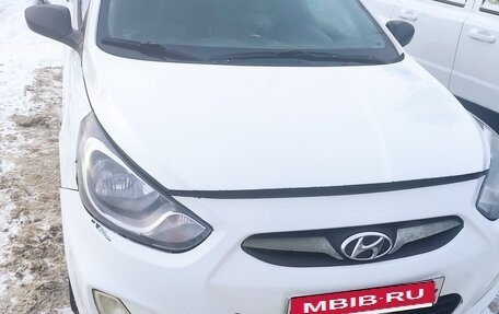 Hyundai Solaris II рестайлинг, 2014 год, 800 000 рублей, 2 фотография