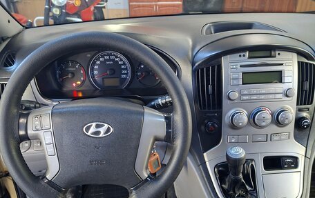 Hyundai H-1 II рестайлинг, 2010 год, 1 639 000 рублей, 7 фотография