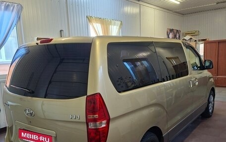 Hyundai H-1 II рестайлинг, 2010 год, 1 639 000 рублей, 4 фотография