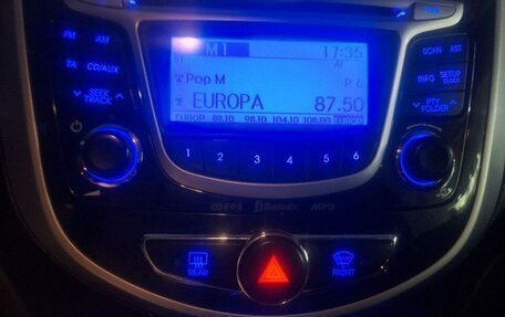 Hyundai Solaris II рестайлинг, 2013 год, 980 000 рублей, 4 фотография