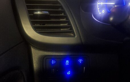 Hyundai Solaris II рестайлинг, 2013 год, 980 000 рублей, 6 фотография