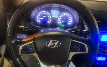 Hyundai Solaris II рестайлинг, 2013 год, 980 000 рублей, 7 фотография