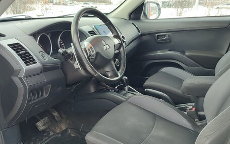 Mitsubishi Outlander III рестайлинг 3, 2011 год, 990 000 рублей, 5 фотография