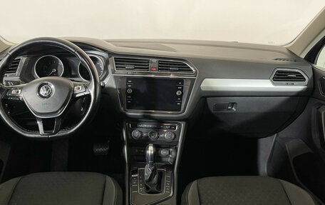 Volkswagen Tiguan II, 2017 год, 1 597 000 рублей, 12 фотография