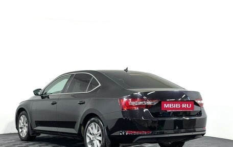 Skoda Superb III рестайлинг, 2018 год, 2 227 000 рублей, 7 фотография