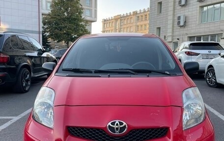 Toyota Yaris III рестайлинг, 2009 год, 550 000 рублей, 1 фотография