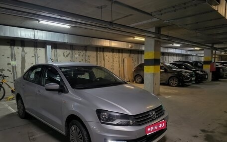Volkswagen Polo VI (EU Market), 2015 год, 900 000 рублей, 1 фотография