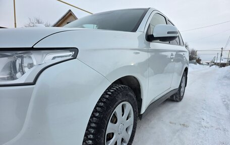 Mitsubishi Outlander III рестайлинг 3, 2013 год, 1 499 999 рублей, 2 фотография