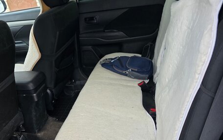 Mitsubishi Outlander III рестайлинг 3, 2013 год, 1 499 999 рублей, 6 фотография