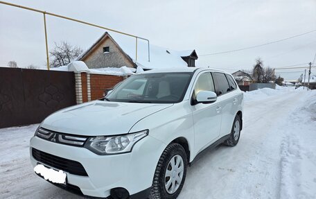 Mitsubishi Outlander III рестайлинг 3, 2013 год, 1 499 999 рублей, 9 фотография