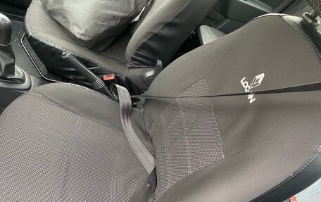 Renault Logan II, 2017 год, 655 000 рублей, 7 фотография