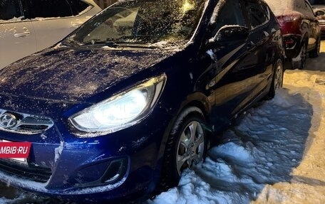 Hyundai Solaris II рестайлинг, 2011 год, 730 000 рублей, 2 фотография