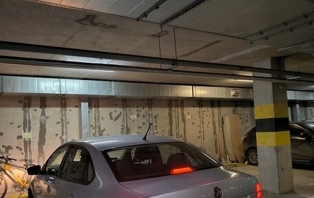 Volkswagen Polo VI (EU Market), 2015 год, 900 000 рублей, 2 фотография