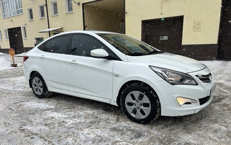 Hyundai Solaris II рестайлинг, 2016 год, 800 000 рублей, 3 фотография