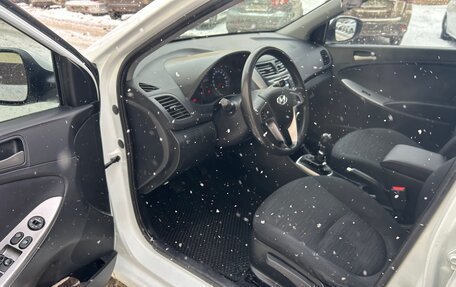 Hyundai Solaris II рестайлинг, 2016 год, 800 000 рублей, 8 фотография